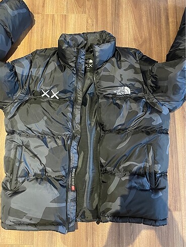 l Beden siyah Renk THE NORTH FACE KAWS X TNF MONT