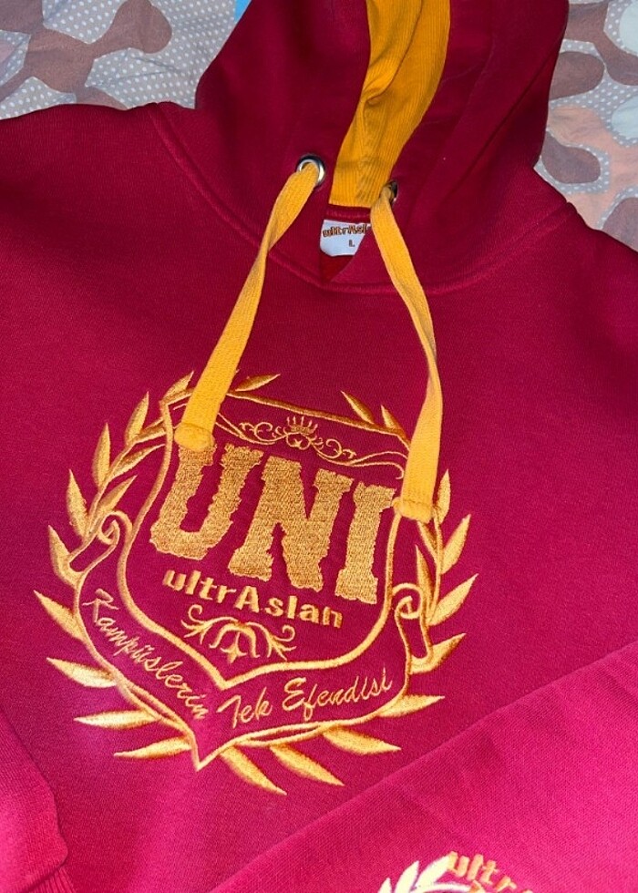 ultrAslan UNI polar L bedendir sağ kolunda küçük bir siyah boya  - Görsel 3