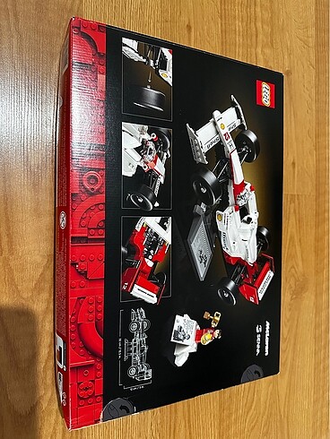 Diğer LEGO® Icons McLaren MP4/4 ve Ayrton Senna 10330