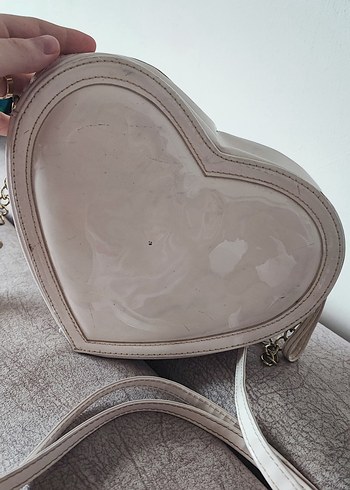 Bej Kalp Şekilli Fermuarlı Kadın Çanta - Görsel 2