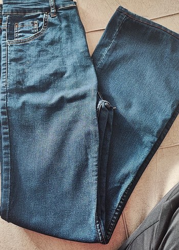 Gri Kadın Dar Kesim Midi Denim Pantolon