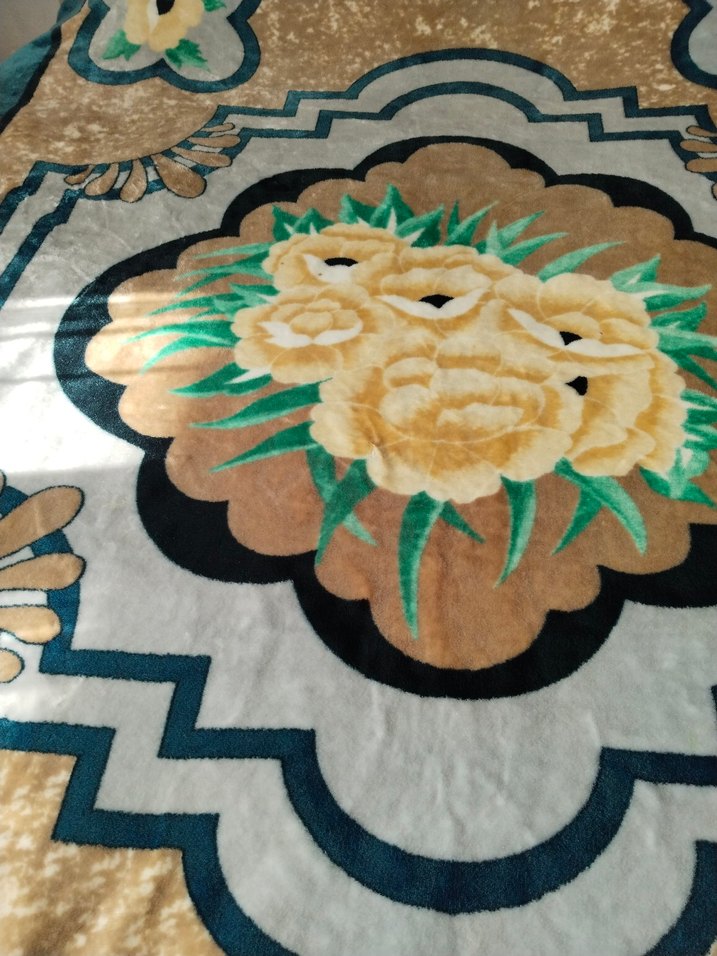 Çiçek Desenli Açık Kahverengi Battaniye - Görsel 2