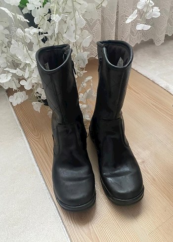 Siyah Gotik Tarzı Kadın Dolgu Topuklu Bot - Görsel 2