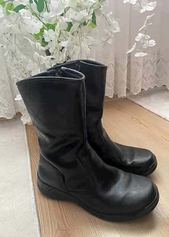 Siyah Gotik Tarzı Kadın Dolgu Topuklu Bot - Görsel 3