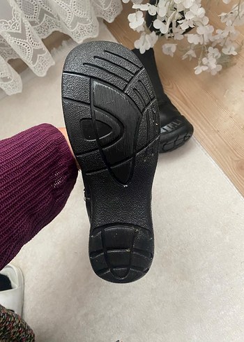 Siyah Gotik Tarzı Kadın Dolgu Topuklu Bot - Görsel 9