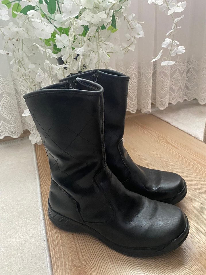 Siyah Gotik Tarzı Kadın Dolgu Topuklu Bot - Görsel 3