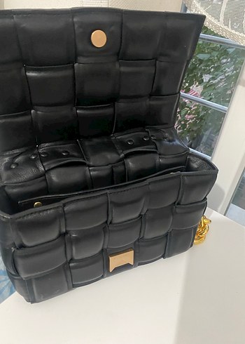 Beden siyah Renk Altın Zincir Detaylı Yılan Desenli Deri Çanta