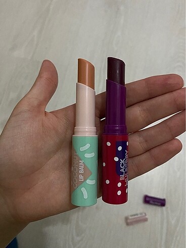 Flormar Flormar Hindistan Cevizi ve Karadutlu Lip Balm