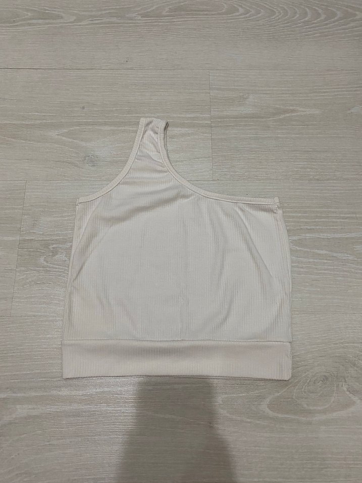 Tek Omuzlu Beyaz Crop Top - Görsel 2