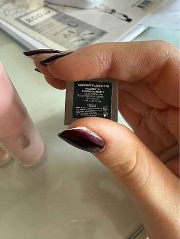 Huda Beauty Huda kapatıcı