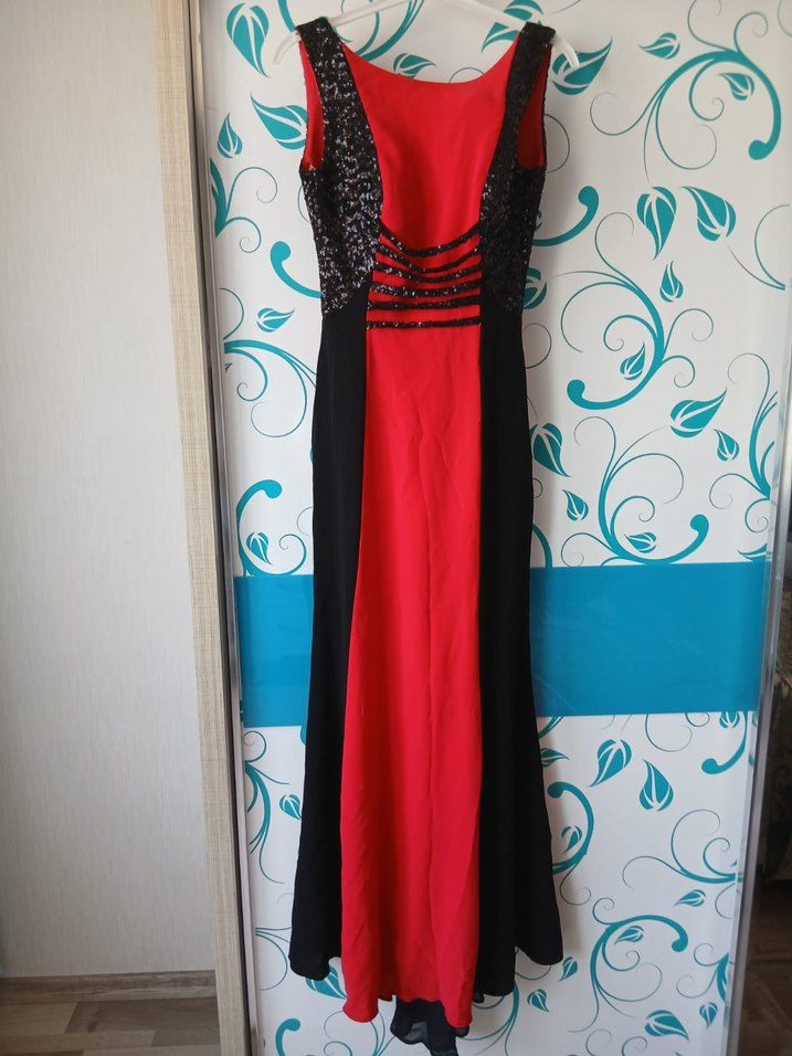 Kırmızı Straplez Uzun Gotik Elbise - Görsel 3