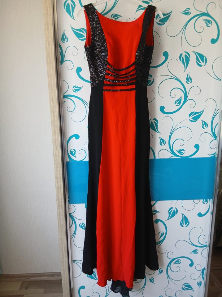 Kırmızı Straplez Uzun Gotik Elbise - Görsel 4