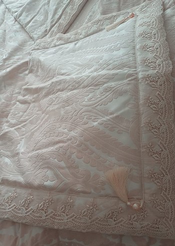 Nakışlı Pembe Yatak Örtüsü - Görsel 8