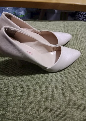 Diger Beyaz Dantel Detaylı Stiletto - Görsel 2