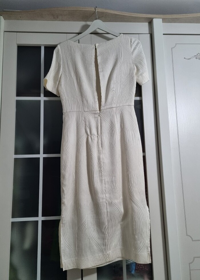 H&M BEYAZ SIRT DEKOLTELİ ELBİSE - Görsel 3