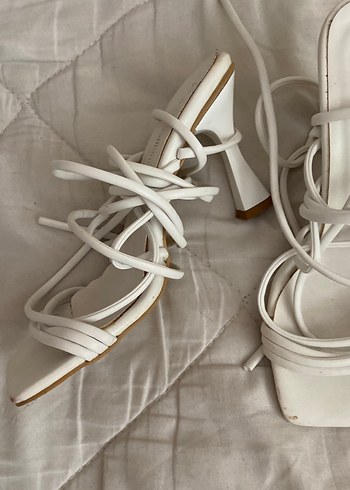 Diğer Beyaz Stiletto Topuklu Minimalist Sandalet
