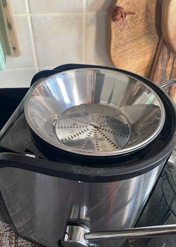 Gri Renkli Katı Meyve Sıkacağı - Görsel 3