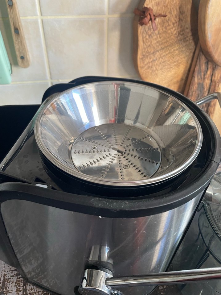 Gri Renkli Katı Meyve Sıkacağı - Görsel 3