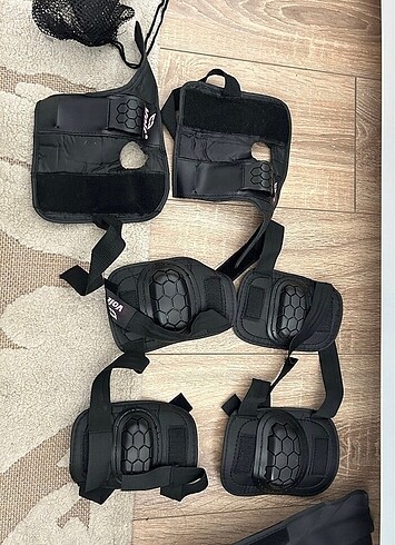 Decathlon kolluk bileklik dizlik kask