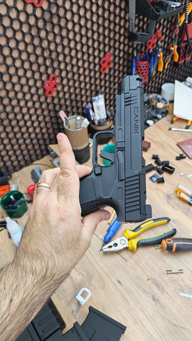 Siyah Oyuncak Tabanca Modeli Canik tp9 Cosplay 3d - Görsel 2