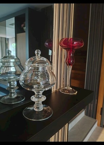 Beden Ayaklı Kapaklı Cam Kurabiyelik.