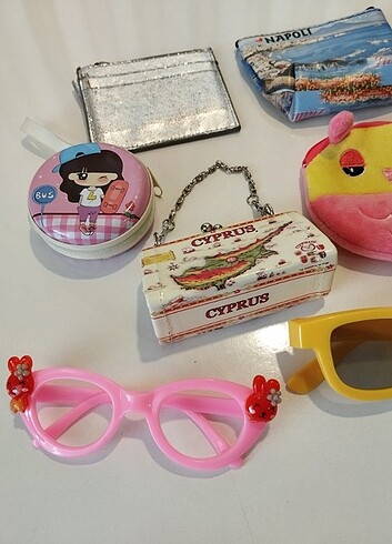 Mini cüzdanlar ve gözlükler - Görsel 2