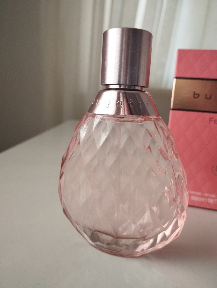 Bugatti Felicita Kadın Parfümü 50 ml - Görsel 2