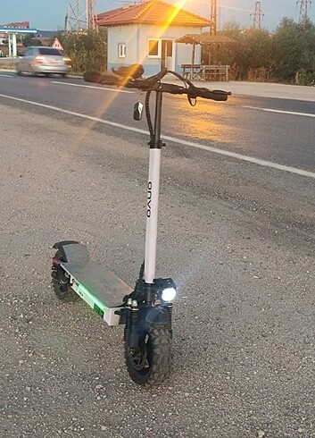 Beden beyaz Renk Onvo 1000 watt scooter