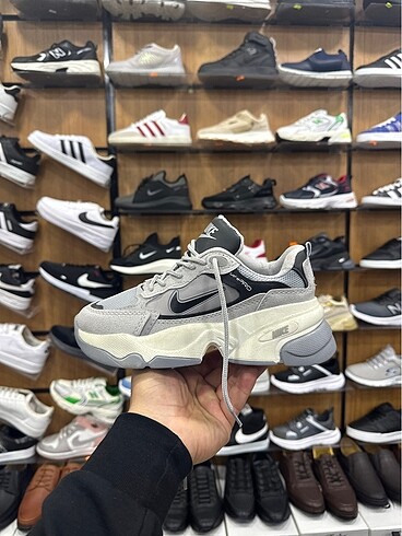Nike Yüksek Taban Spor Ayakkabı