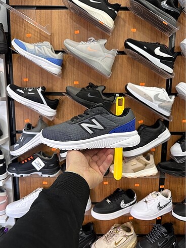 New Balance 411
