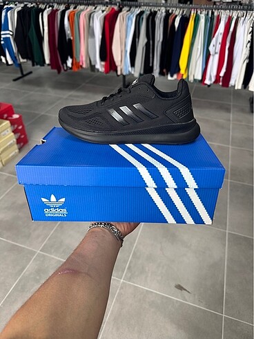 Adidas Spor Ayakkabı