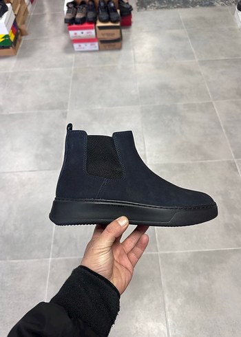 Erkek Lacivert Süet Deri Bot 41
44 Numara  Sıfır Kutulu - Görsel 2