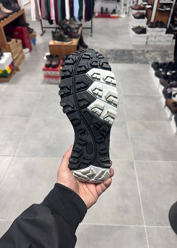 Siyah Su Geçirmez Kaymaz Taban Outdoor Ayakkabı 41-43 Numara - Görsel 6