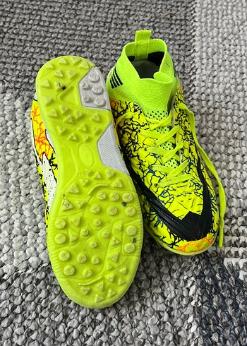 32 Beden Sarı Desenli Erkek çocuk Futbol Ayakkabısı Velcro