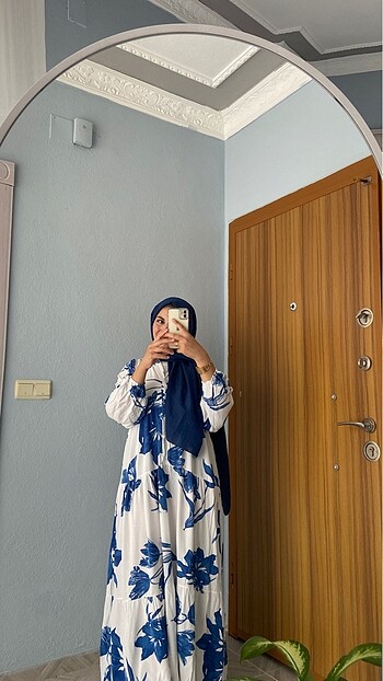 Çiçekli viskin elbıse