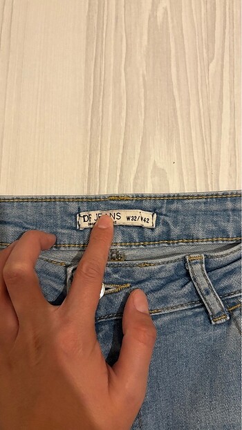 32 Beden Dar paça yırtık jean