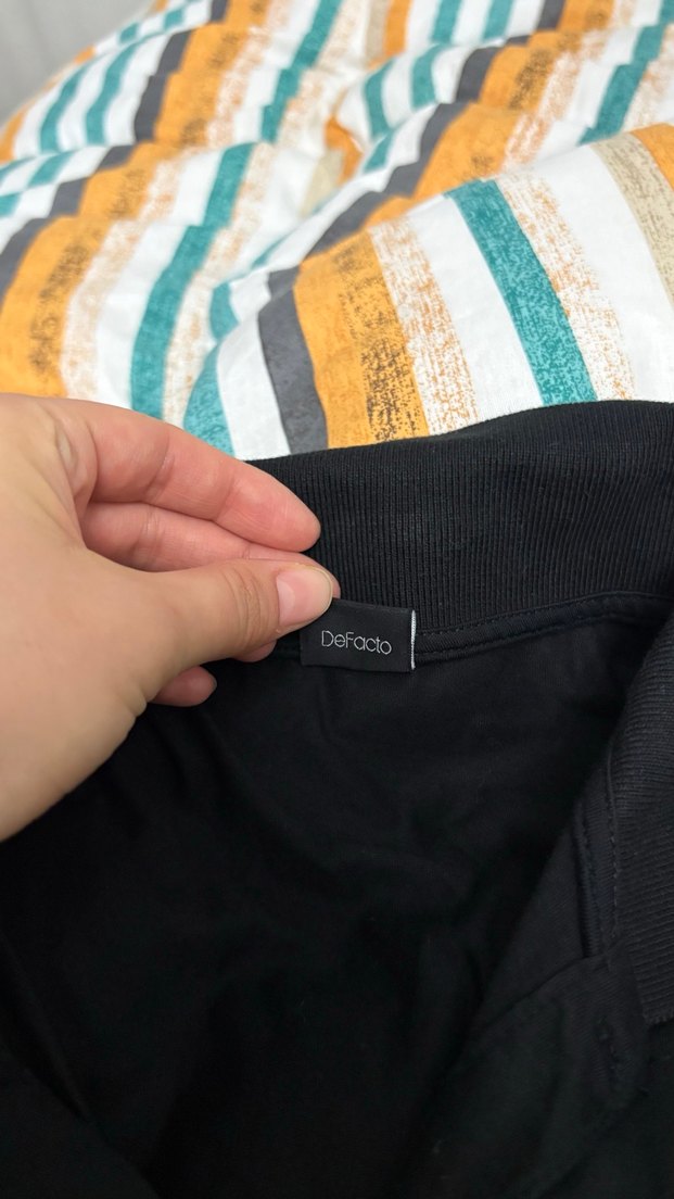 Erkek Siyah Polo Yaka Tişört - Görsel 3