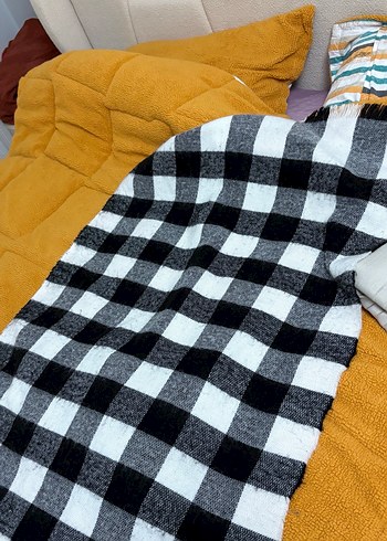 Kadın Siyah Beyaz Kareli Örgü Şal - Görsel 3