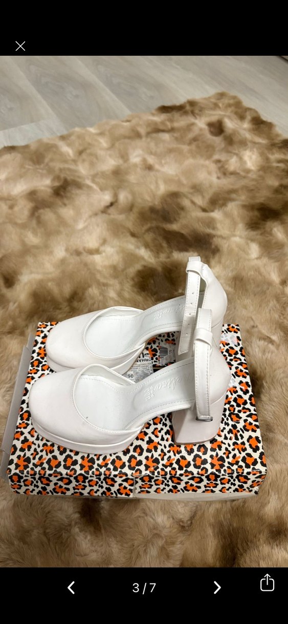 Beyaz topuklu ayakkabı - Görsel 4