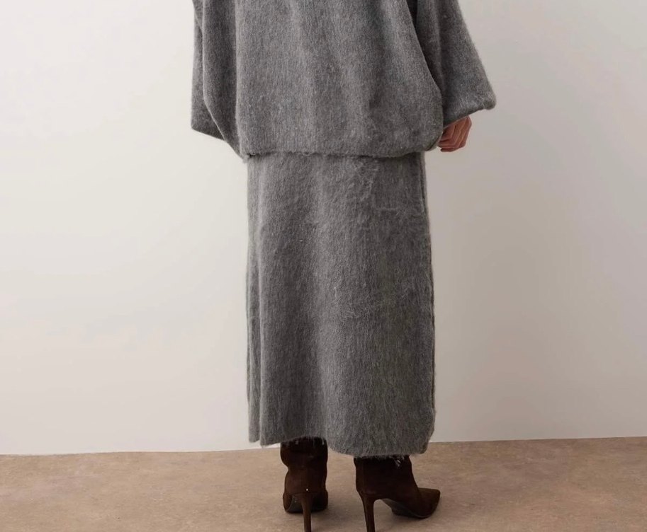 Yırtmaçlı triko etek - Görsel 3