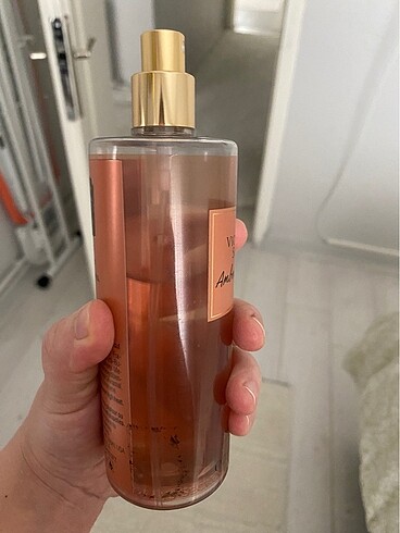  Beden Renk Victoria?s Secret Amber Vücut Spreyi