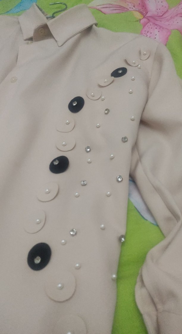 Düğmeli Bej Uzun Kollu Kadın Gömlek - Görsel 2