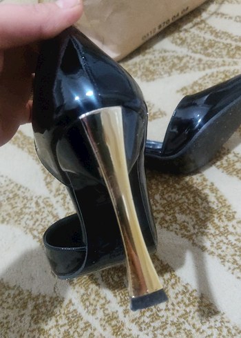 Parlak Siyah Stiletto Topuklu - Görsel 4