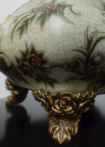 Çiçek Desenli Beyaz Seramik Vazo - Görsel 13