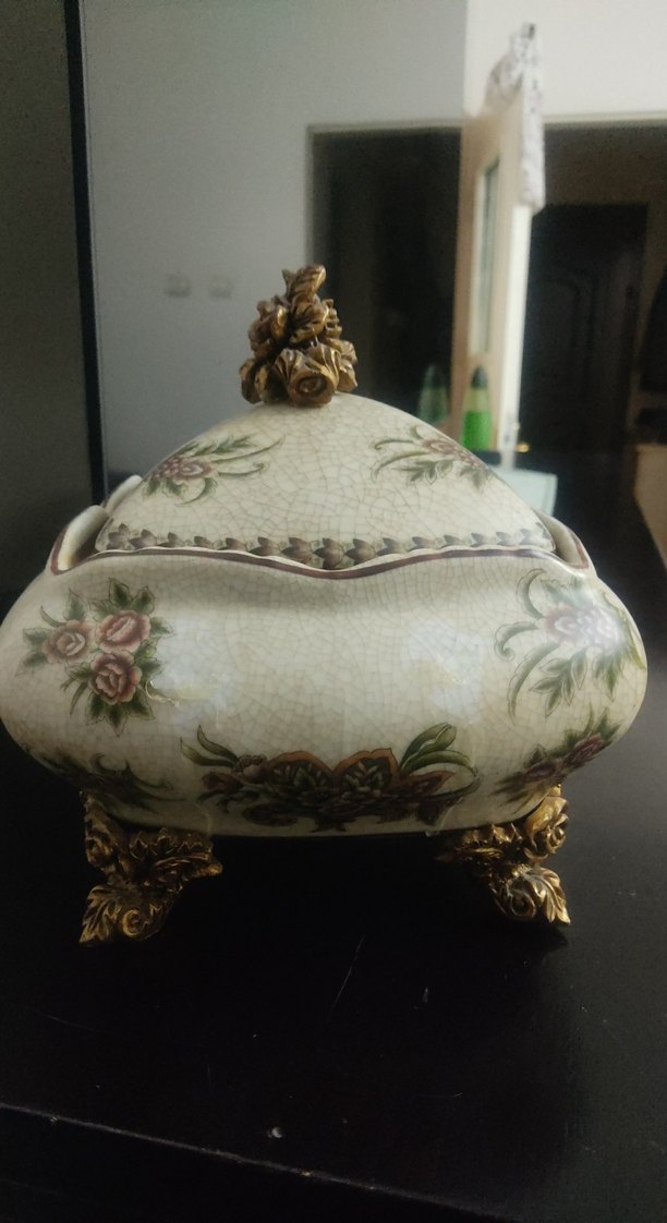 Çiçek Desenli Beyaz Seramik Vazo - Görsel 3