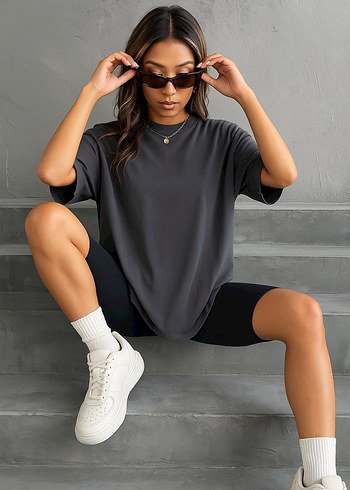 koyu gri oversize kadın tişört açıklamayı oku