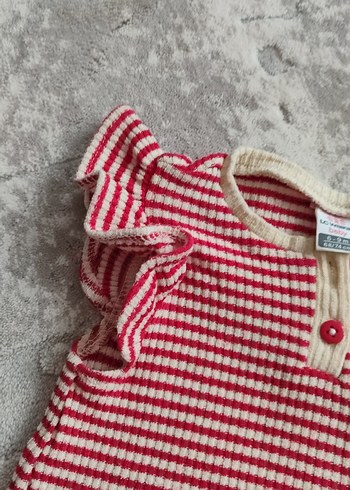 Kız Çocuk Kırmızı Çizgili Fırfırlı Kısa Kollu Tişört - Görsel 3