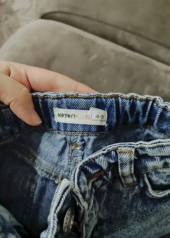 Düğmeli Bağlama Desenli Bol Kesim Kız Kot Şort - Görsel 3