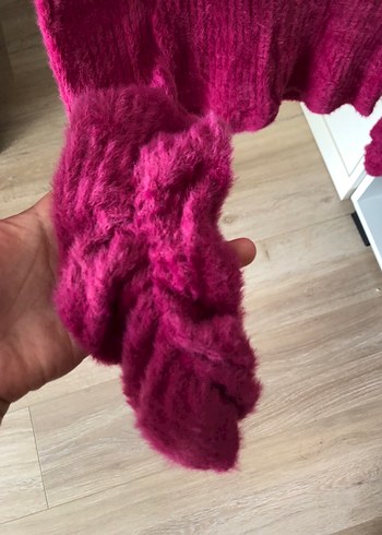 Pembe yumusak kol detayli tirko kazak - Görsel 3