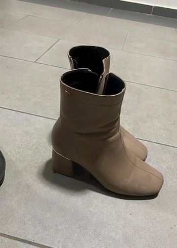 bej siyah ikili kadin bot - Görsel 4